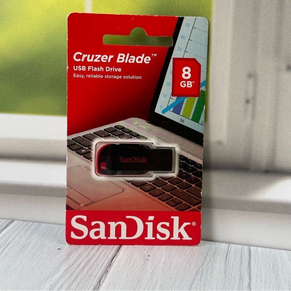 NWT 8 GB USB Flash Drive Memory SanDisk Cruze Blade